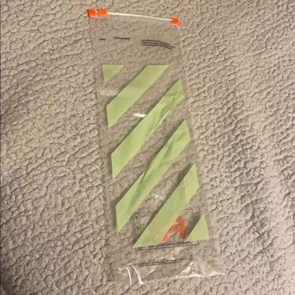 SOLD OFF-WHITE “product bag” & “zip tie” - Picture 2 of 5